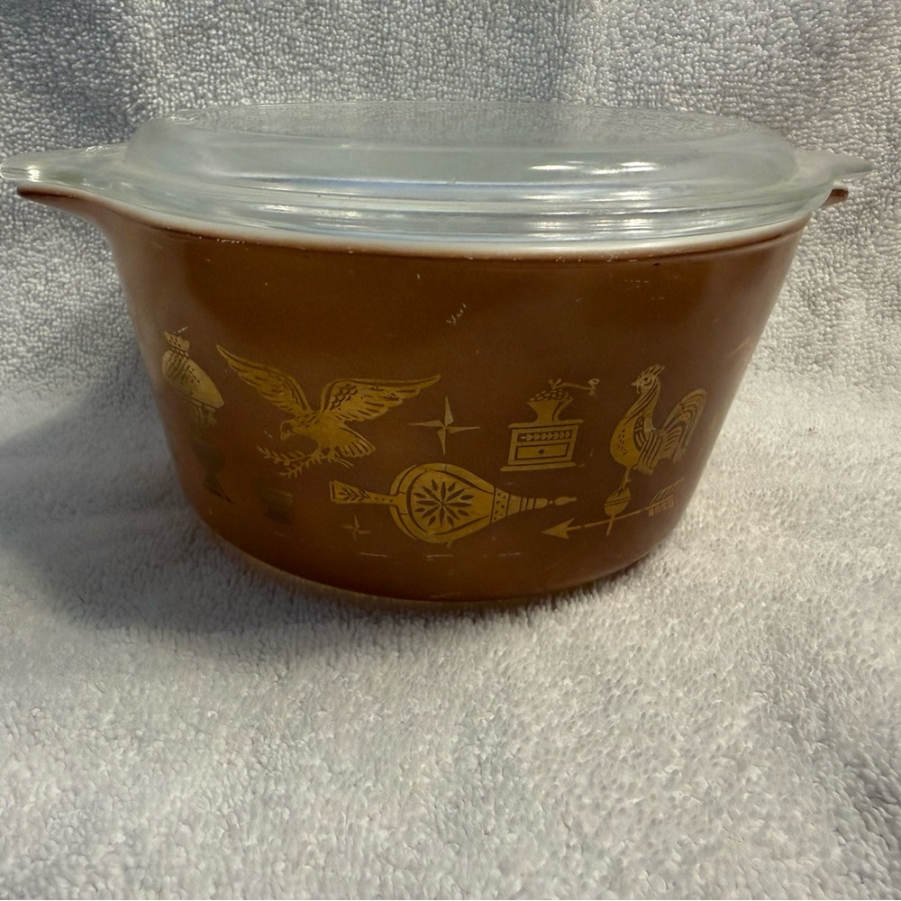 Vintage Pyrex early American Casserole 1 qt with Lid 173